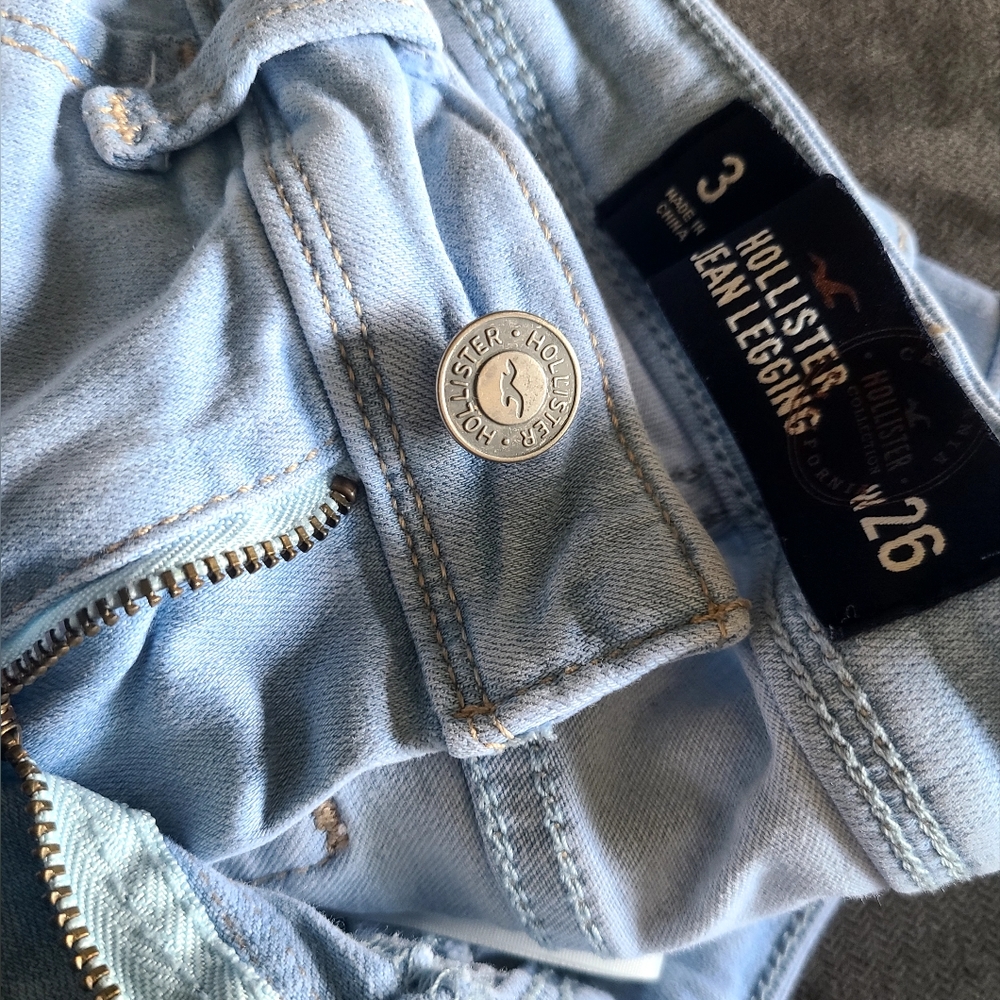 Hollister jeans kids 3R W26 L30 super skinny, gently used, practically new
